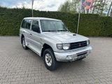 Mitsubishi Pajero TD Classic 2500 4x4 Klima 7-Sitzer - Mitsubishi Pajero: Classic