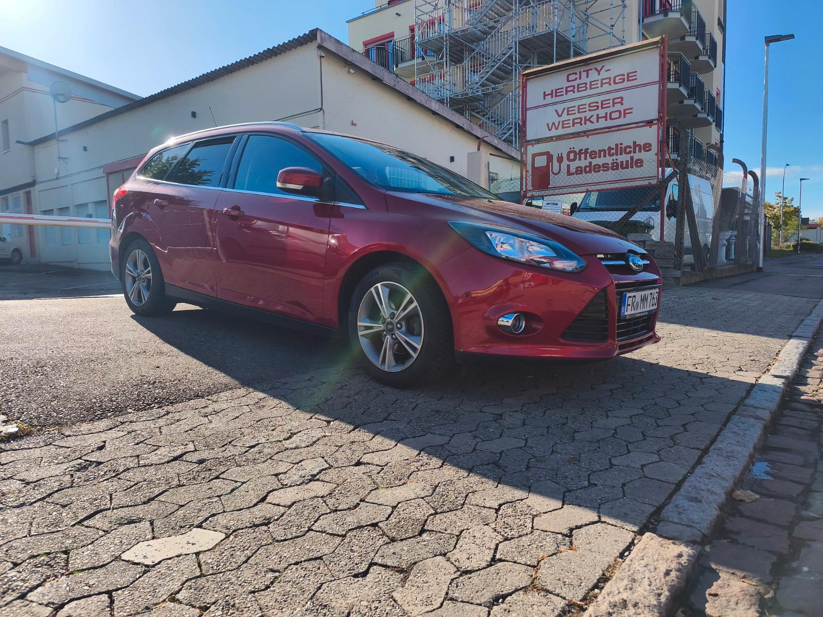 Ford Focus 2013 — interior