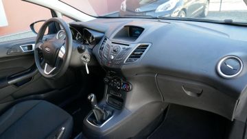 Fahrzeugabbildung Ford Fiesta Sync Edition, Sitzheizung, PDC vo.+hi.