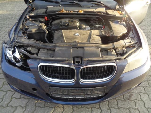BMW 318 2011 — photo 7