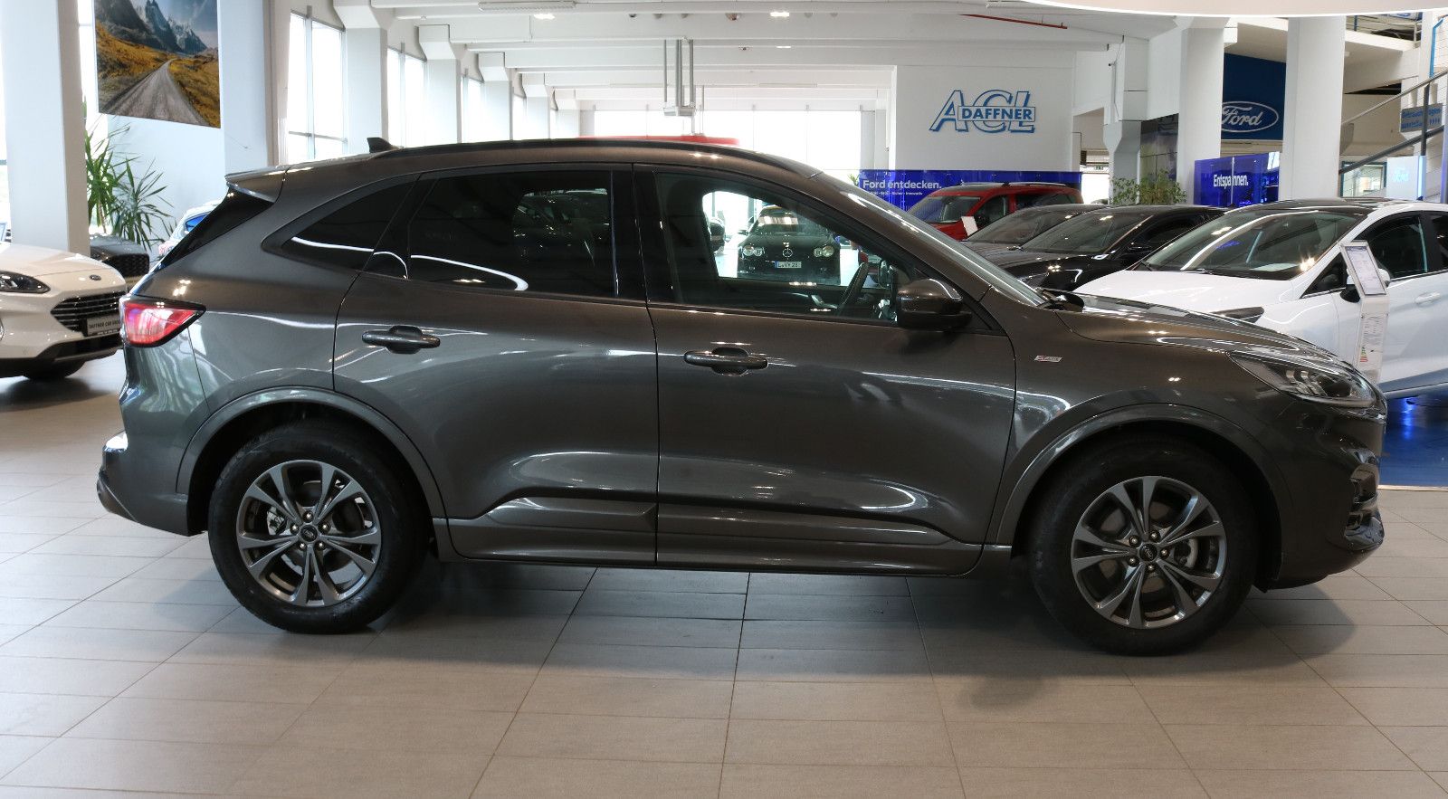 Fahrzeugabbildung Ford Kuga ST-Line 1,5 110 KW 150 PS   Winterpaket 2