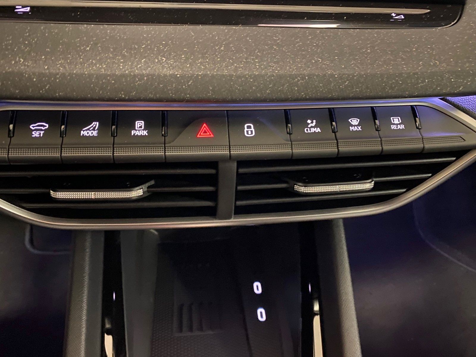 Fahrzeugabbildung SKODA Octavia 1.5 TSI MHEV 110kW DSG Selection+Matrix+