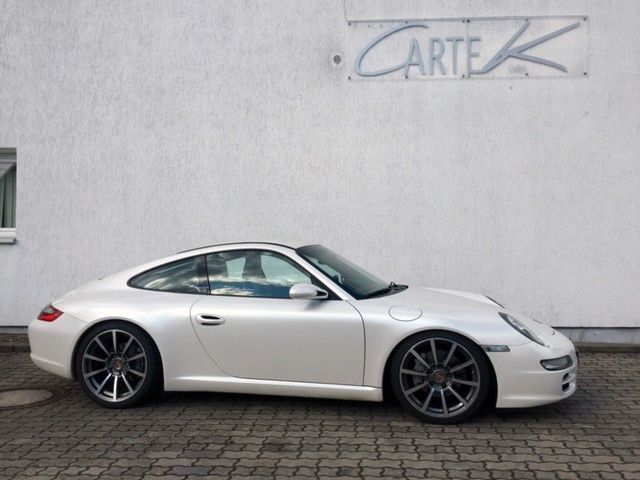 Porsche 911 Carrera Perlmutt-Weiß - 991 Felge , AT-Motor