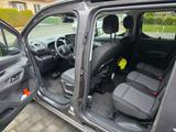 Toyota Proace City 1,5-l-D-4D 96kW L1 Team Deutschl... - schwarze Toyota PROACE CITY