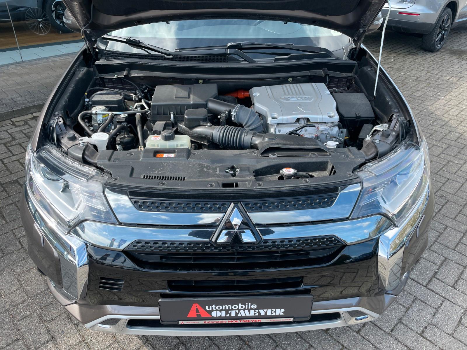 Mitsubishi Outlander Plug-In-Hybrid PHEV SPIRIT 4WD *AHK*