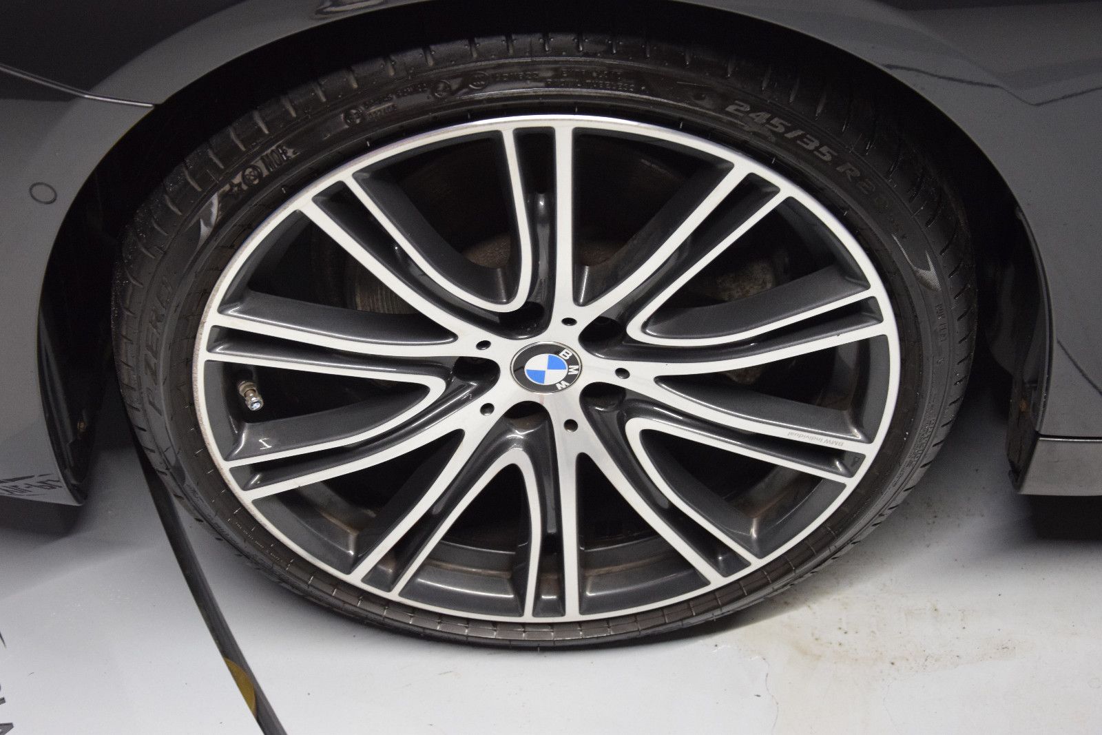 Fahrzeugabbildung BMW 520 d xDrive M Sport Leder Panorama H&K 360°