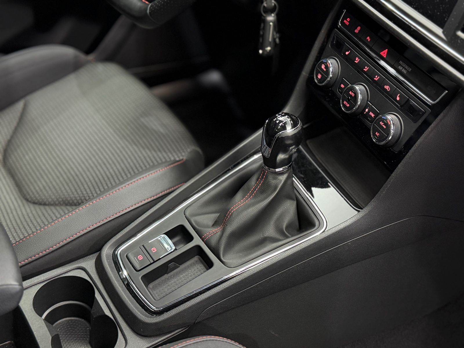 Fahrzeugabbildung SEAT Leon ST FR |RF-CAM|2.HAND