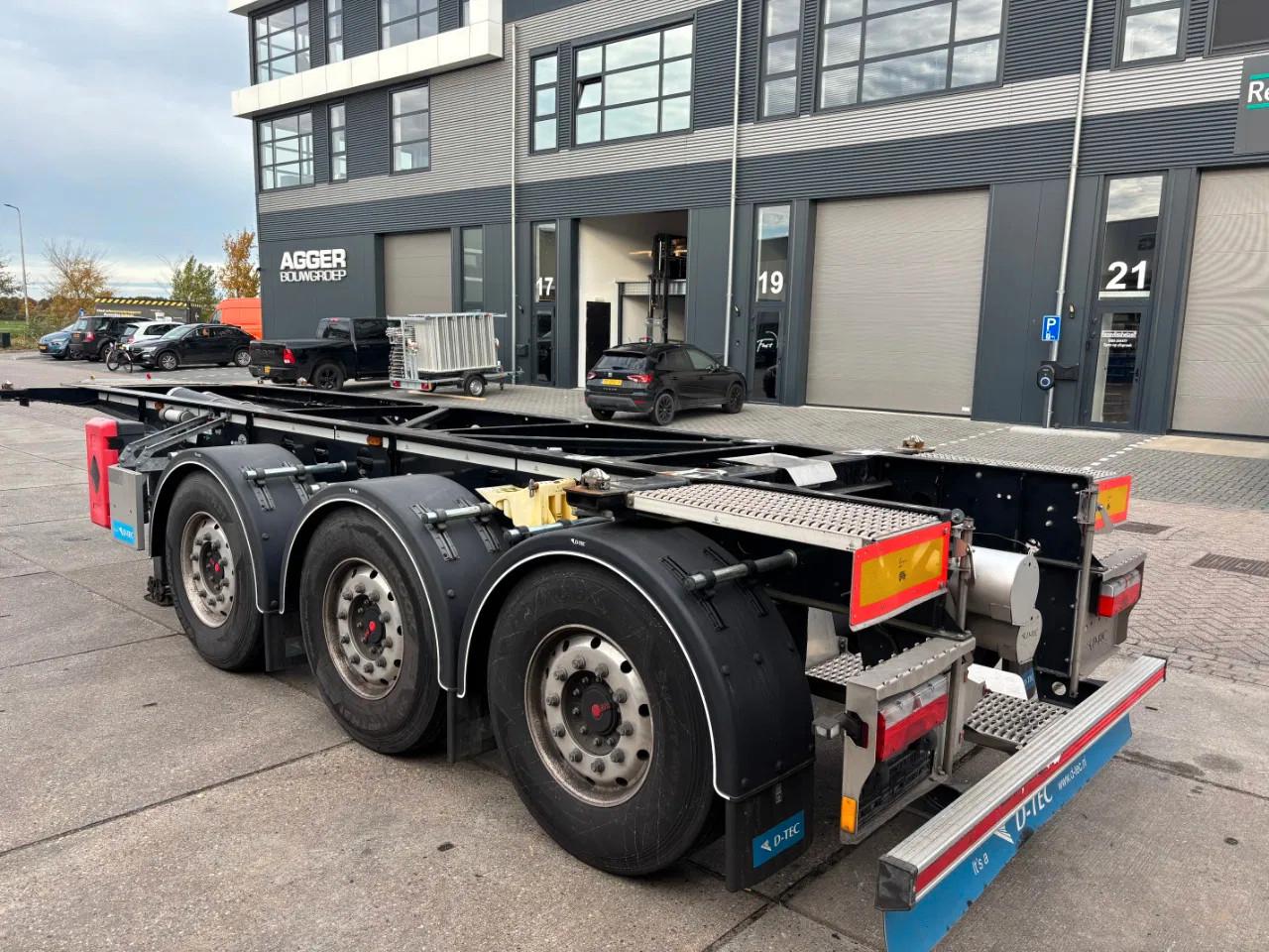 D-TEC CC-20-3-T / 20 FT ADR Tank Chassis / SAF Disc