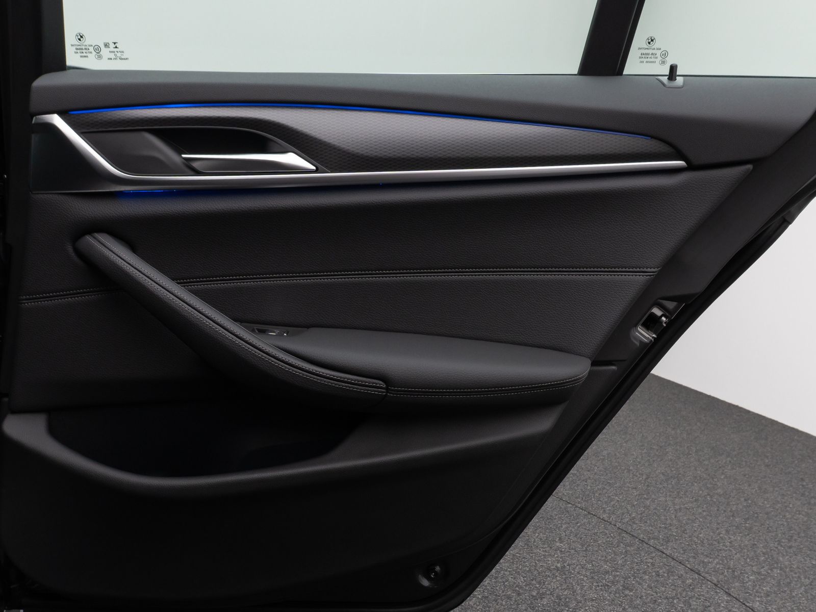 Fahrzeugabbildung BMW 520d xD M Sport Laser Kamera HUD DAB HiFi 19Zoll