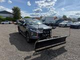 Mitsubishi L200 Doppelkabine 4WD Schneeräumer und Salzstreu - Mitsubishi 4