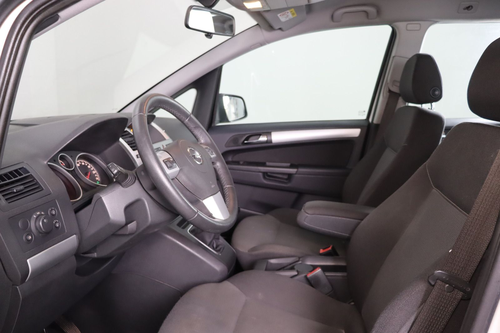 Fahrzeugabbildung Opel Zafira 1.8 * 7-Sitzer * PDC * 8-fach
