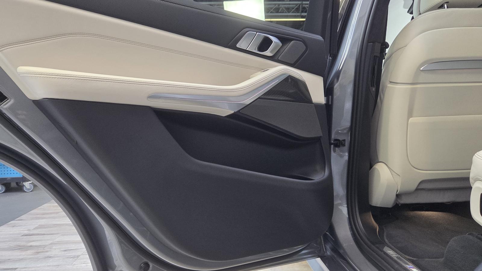BMW X7 M60i Kristall Sky DrivePro AHK ACC Sitzlüft.