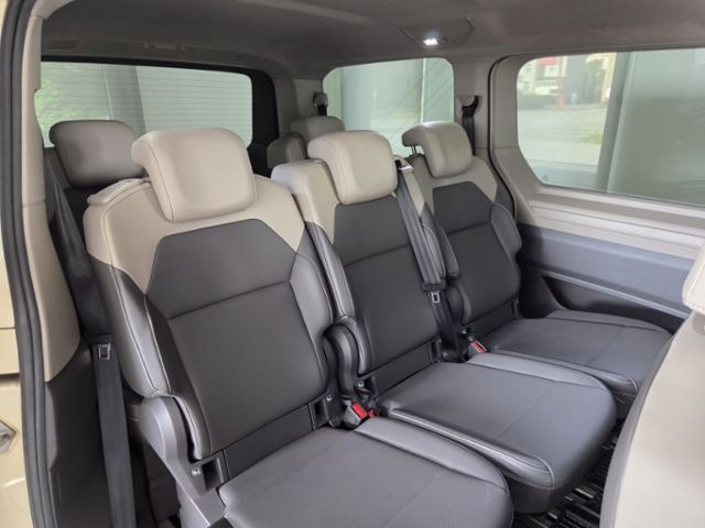 T7 Multivan Taxi 2.0 TDI LED STH AHK LÜ L2 LANG