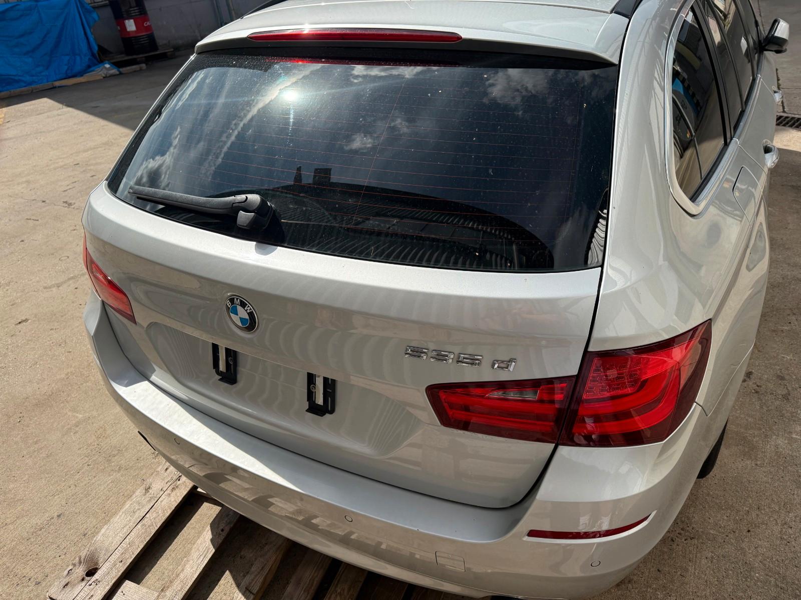 BMW 535 2012 — interior
