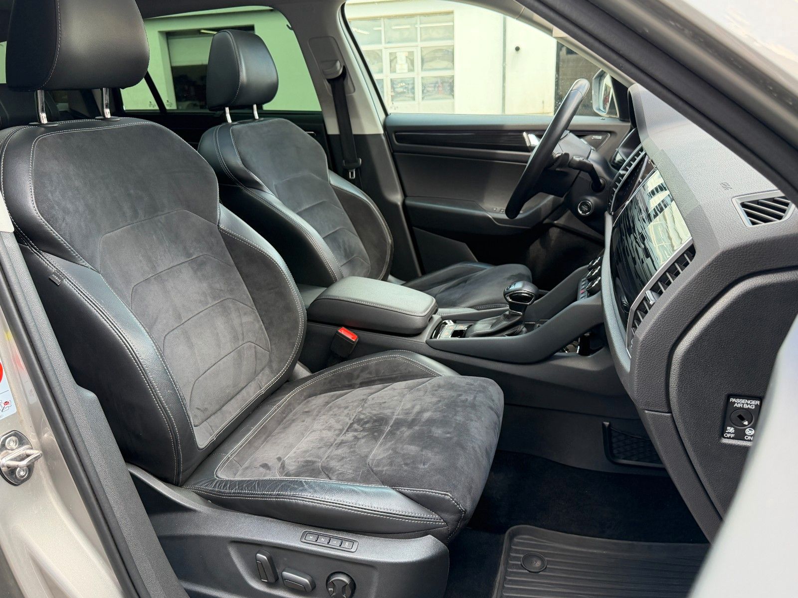 Fahrzeugabbildung SKODA Kodiaq 2.0 TSI Style *Pano*Standhzg*7Si*ACC*AHK*