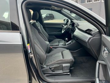 Fahrzeugabbildung Audi Q3 40 TFSI Quattro S-tronic S-line Pano Virtual