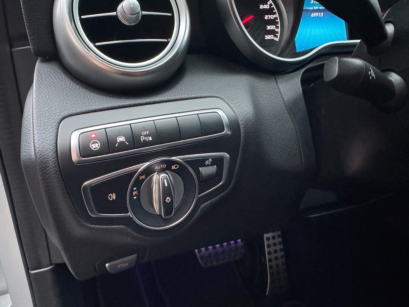 Fahrzeugabbildung Mercedes-Benz C 63 AMG T Pano+Burmester+Distr+Memory+RFK