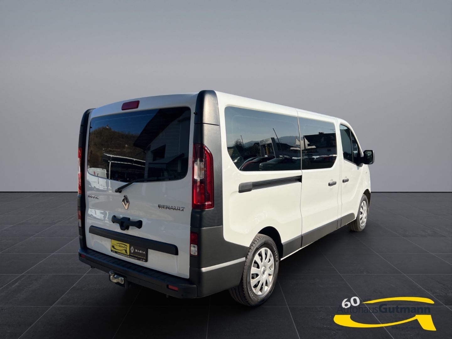 Fahrzeugabbildung Renault Trafic Combi L2H1 3,0t Life 2.0 dCi 120 ENERGY E