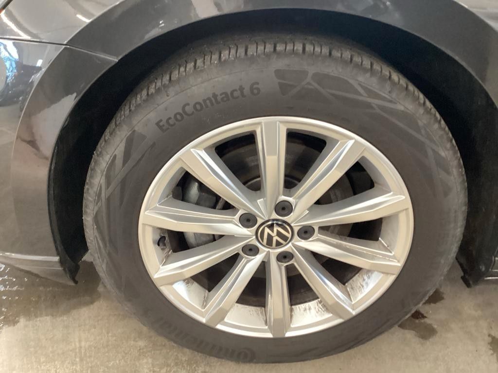 Fahrzeugabbildung Volkswagen Passat Variant Business