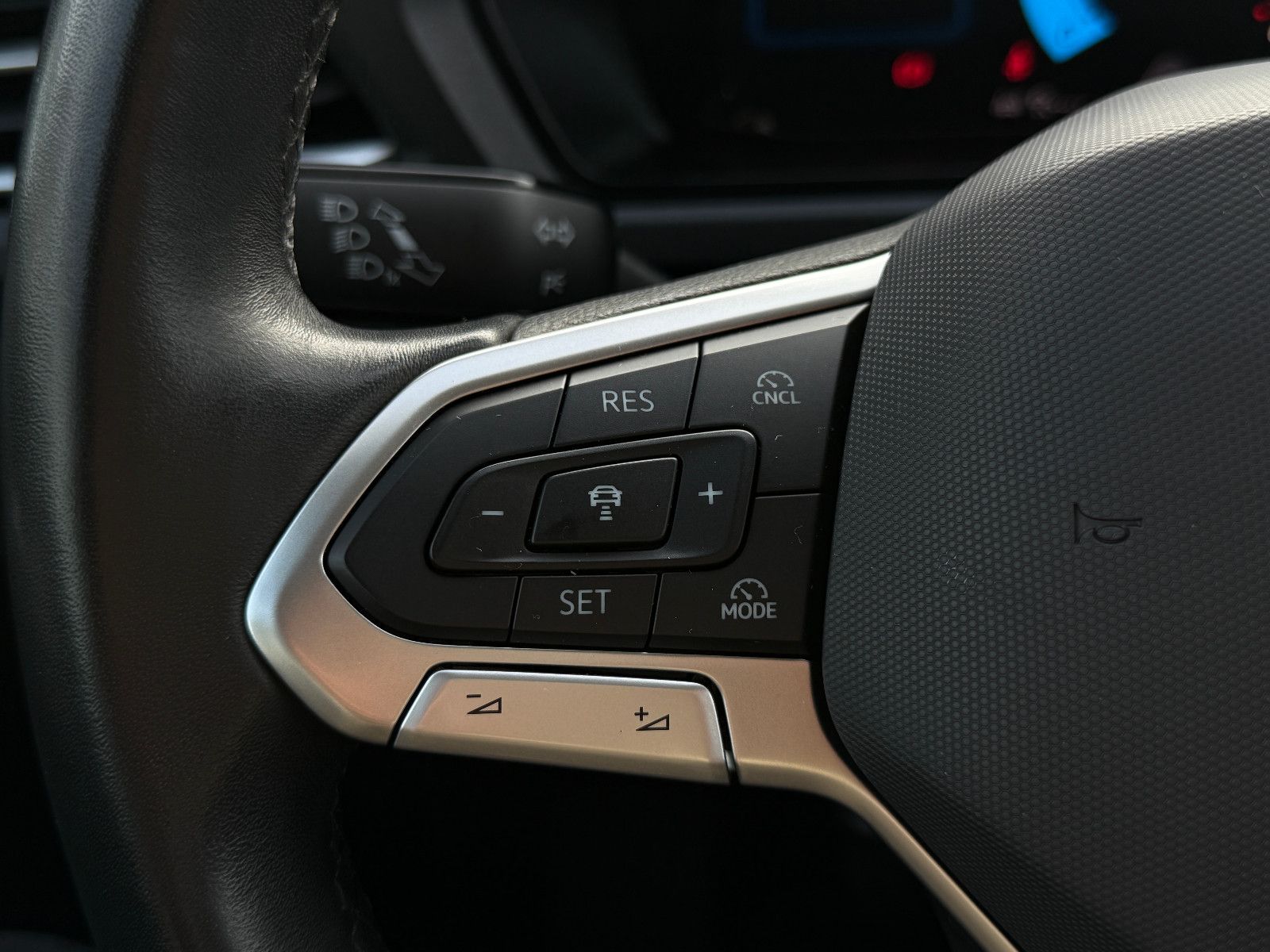 Fahrzeugabbildung Volkswagen Caddy Life Maxi 7-Sitzer ACC Blis DAB PDC SHZ