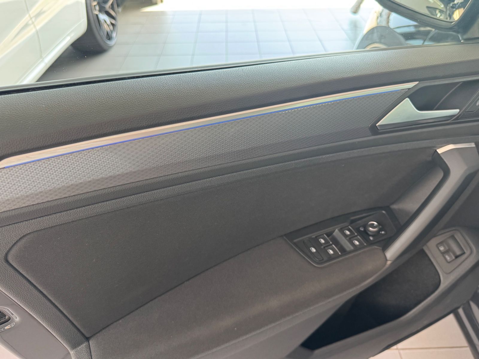 Fahrzeugabbildung Volkswagen Tiguan Active eHybrid/Navi/LED/AHK/HUD/360°Cam/