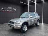 Toyota RAV 4 / AUTOMATIK / UNIKAT / 1 HAND / 4WD /TOP - Toyota RAV 4 Gebrauchtwagen in Stuttgart
