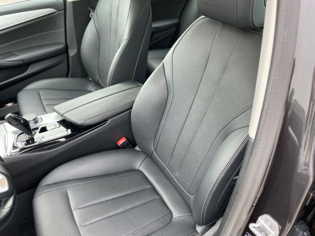 Fahrzeugabbildung BMW 520 d Mild-Hybrid xDrive Autom. Kamera, Sitzheiz