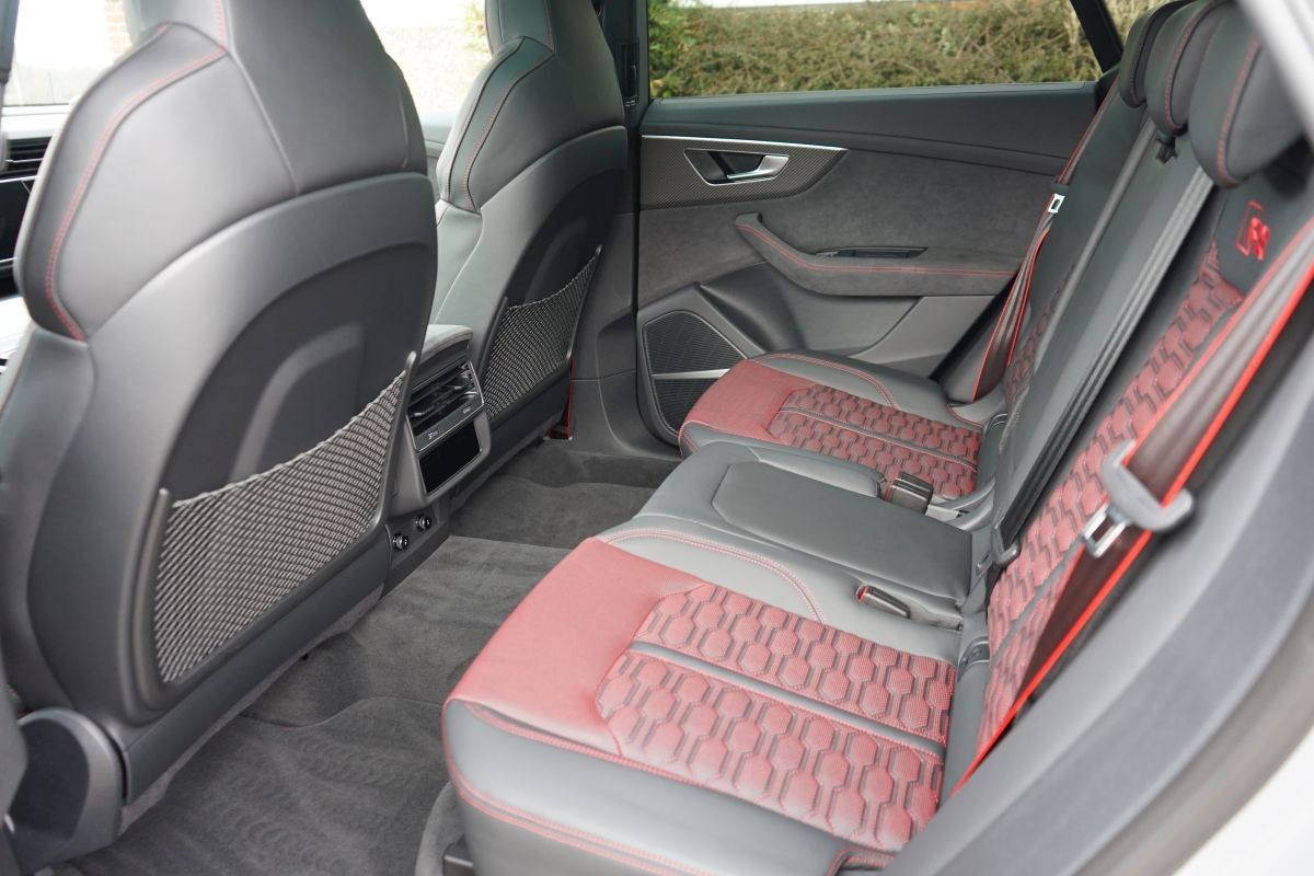 Fahrzeugabbildung Audi RSQ8 Performance 4.0 TFSI Quattro UVP 202700€