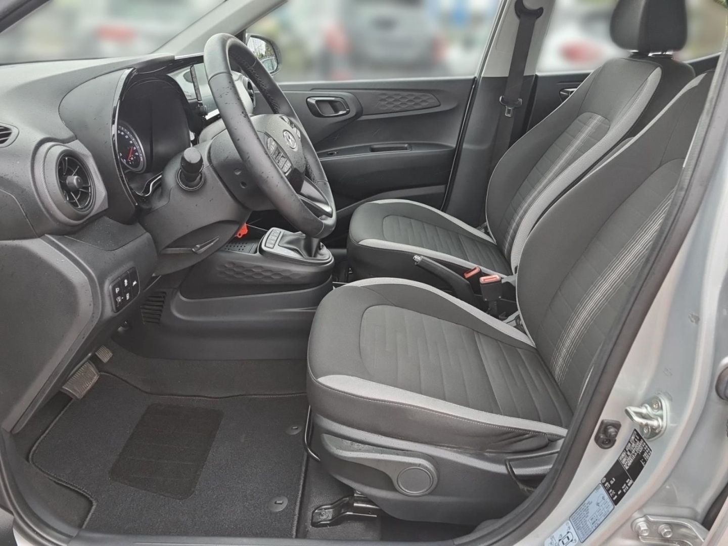 Fahrzeugabbildung Hyundai i10 TREND 1.2  KOMFORT-P+ALLWETTER+KAMERA+SHZ