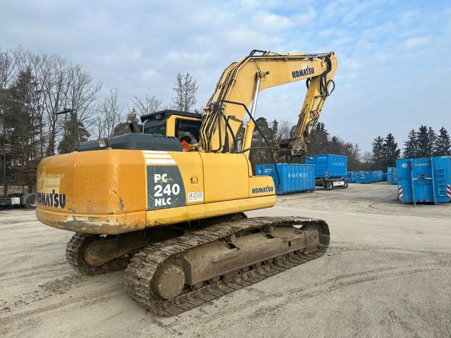 Komatsu 240 NLC