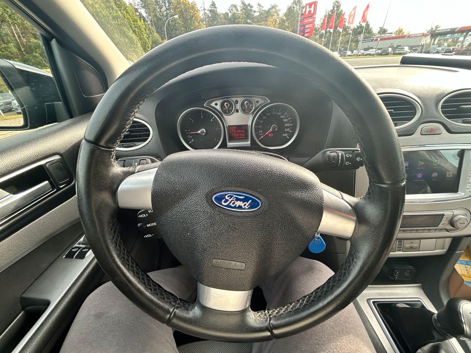 Ford Focus 2010 — photo 12