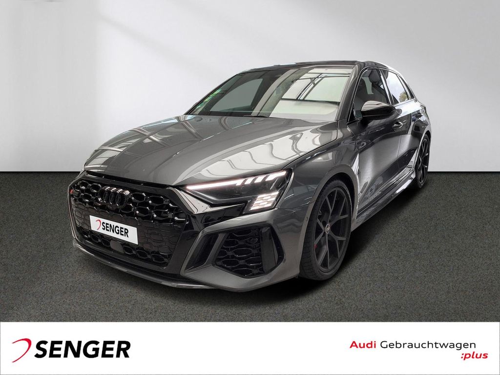 Audi RS3 — hlavná fotografia