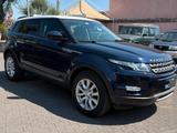 Land Rover Range Evoque 2.2 TD4 5p. Pure - Land Rover Range Rover Evoque Geländewagen Td4 pure mit Diesel-Antrieb
