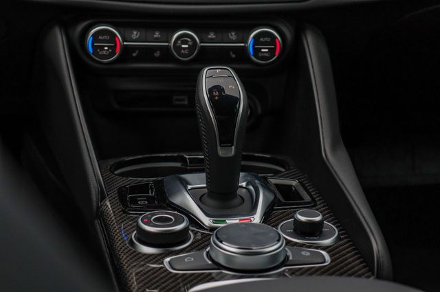 Fahrzeugabbildung Alfa Romeo Giulia QV 2.9 V6 Zeisberg Signature Edition