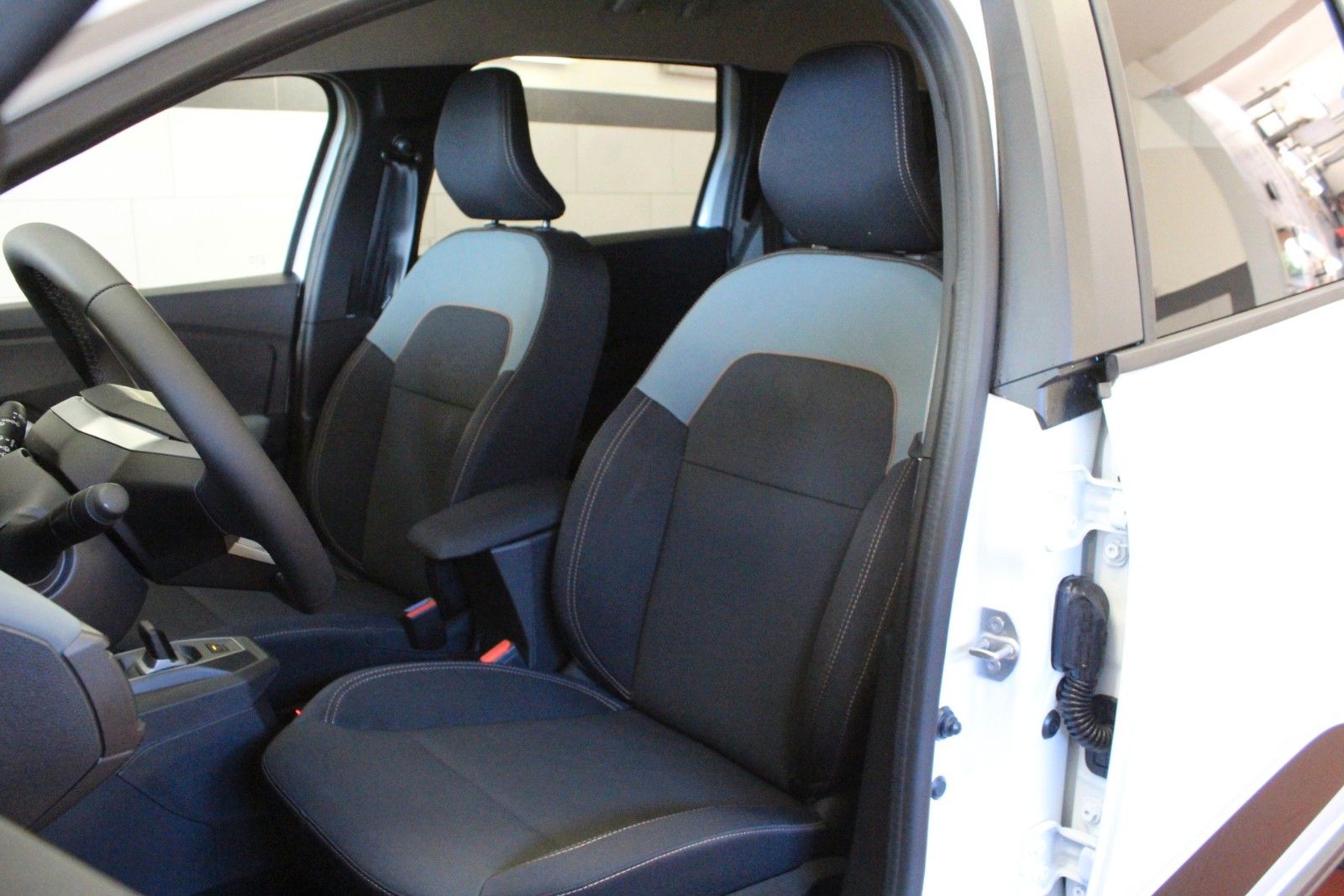 Fahrzeugabbildung Dacia Jogger Hybrid 155 Extreme 5-Sitzer MY 2026