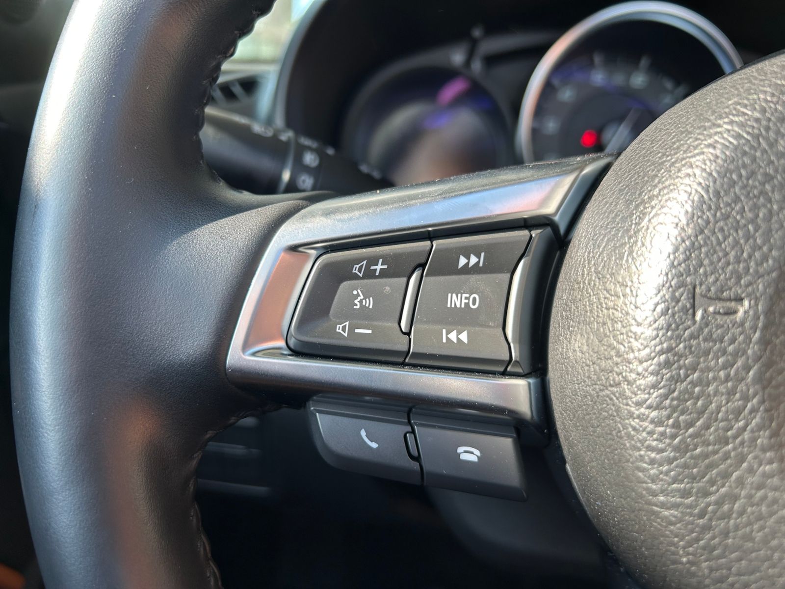 Fahrzeugabbildung Fiat 124 Spider Lusso BOSE RFK KLIMA NAVI SHZ