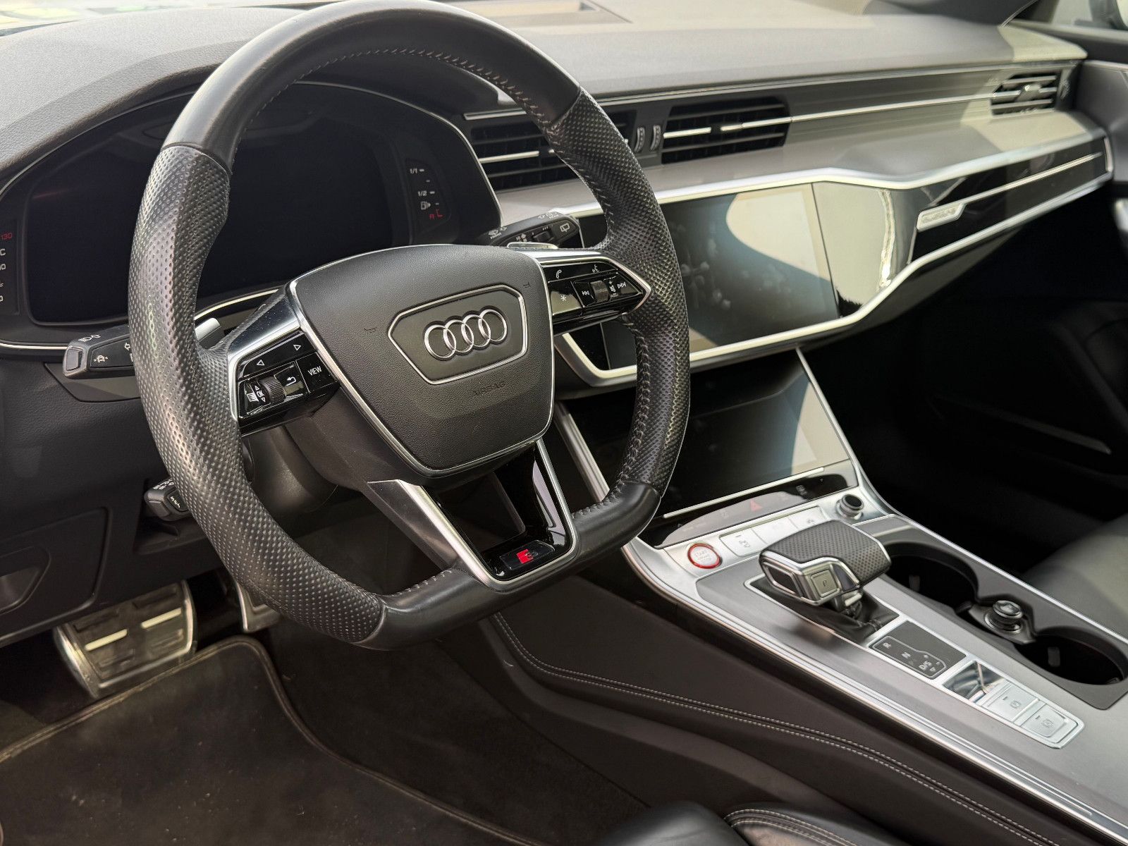 Fahrzeugabbildung Audi S6 Avant 3.0 Quattro/HD MATRIX/MOTOR PROBLEM