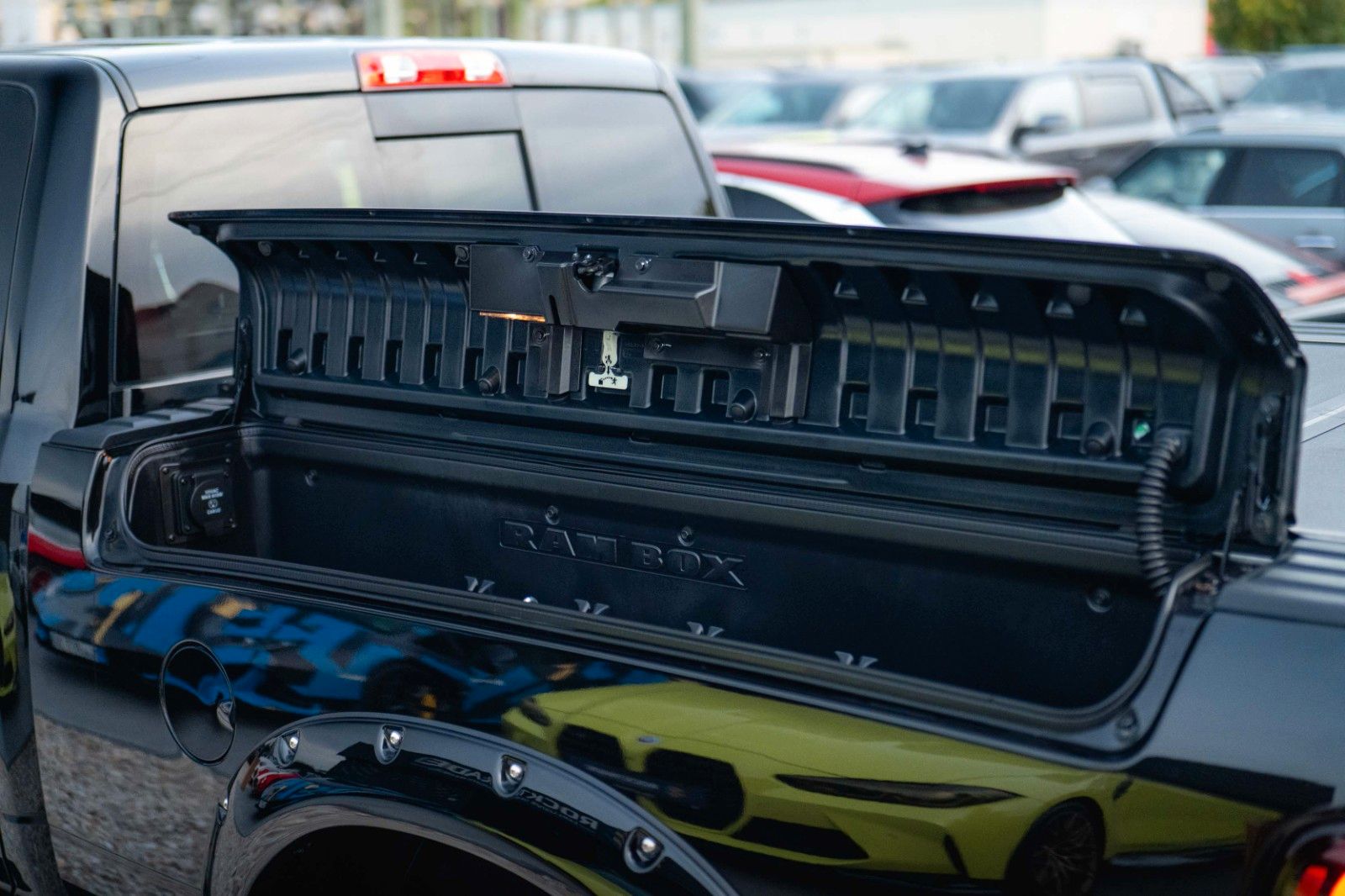 Fahrzeugabbildung Dodge RAM 3500 HEAVY DUTY 6.7 Cummins Laramie Night
