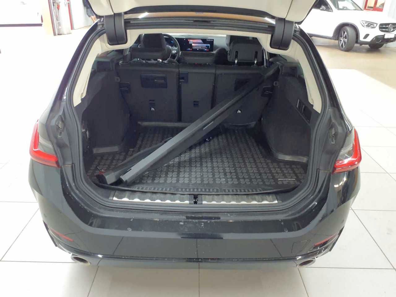 BMW 320i Touring Aut. Navi Leder SHZ LED  foto 9