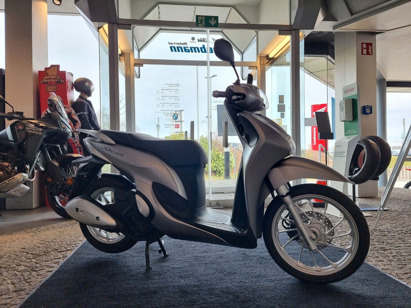 Fahrzeugabbildung Honda SH 125 Mode 2024 auch andere Farben 2025