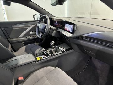 Fotografie des Opel Astra 1.2 Turbo GS AHK Navi