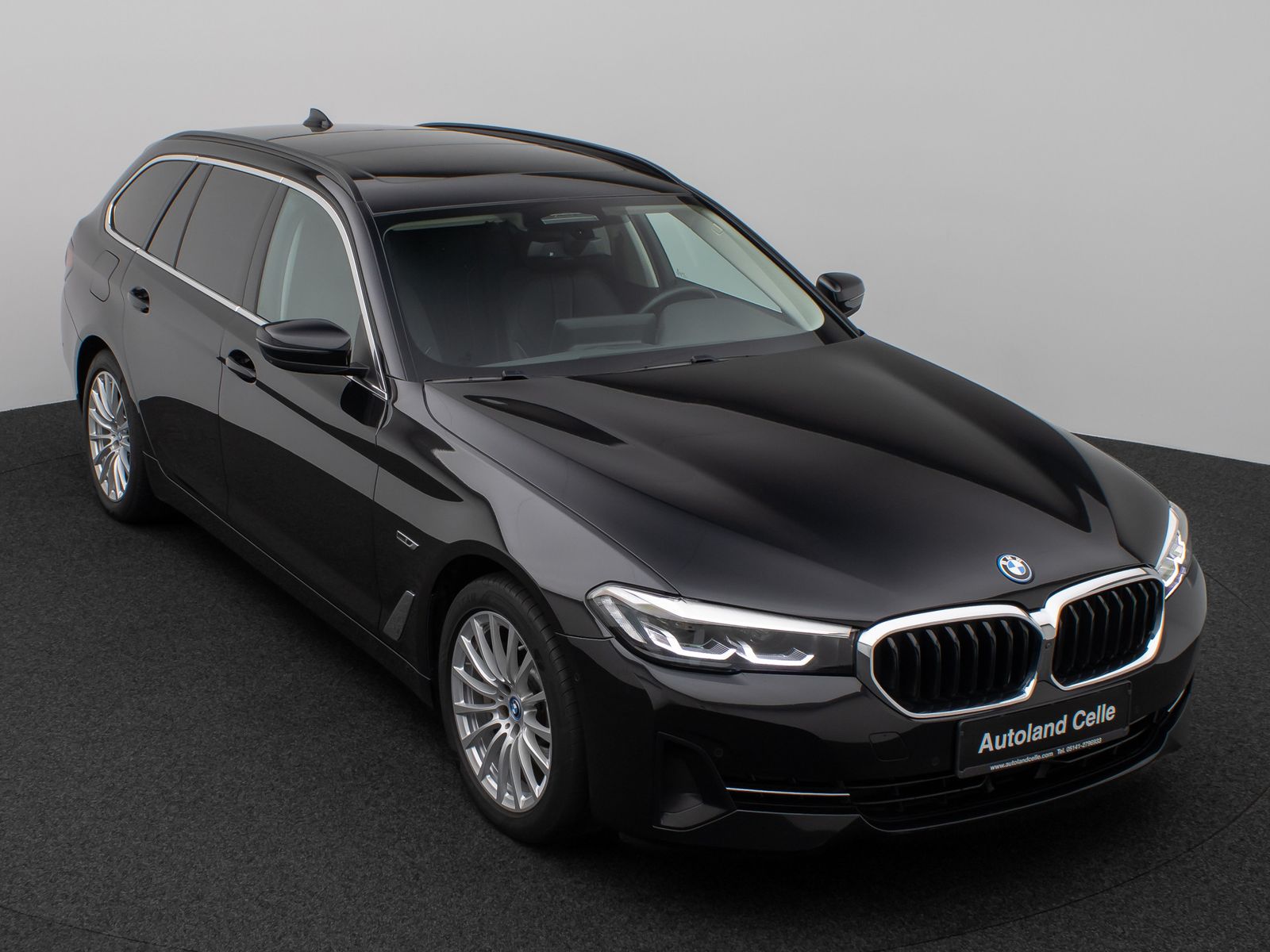Fahrzeugabbildung BMW 530e Panorama 360°DAB H/K ACC AHK Alarm Leder