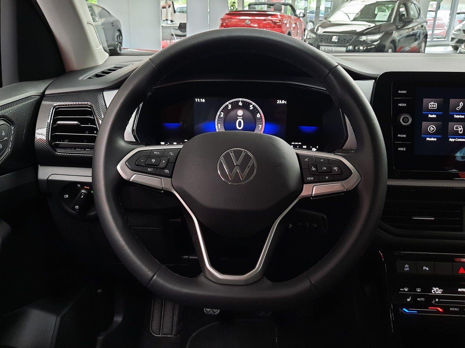 Fahrzeugabbildung Volkswagen T-Cross TSI Life *Navi*Cam*LED*PDC*Sitzhzg*AppC*
