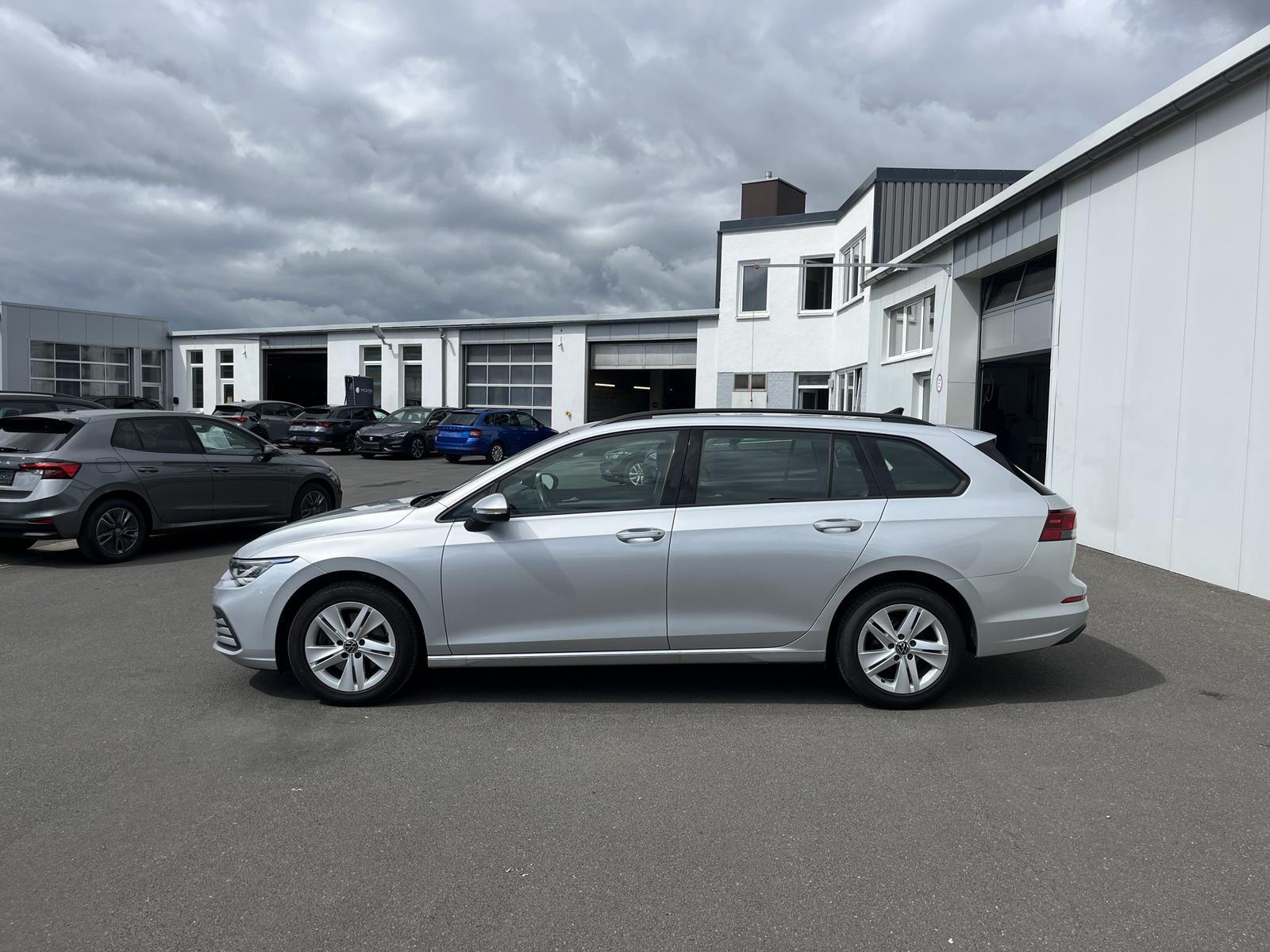 Volkswagen Golf Variant 2.0 TDI Life 1,99% Fin. AHK STHZ Na
