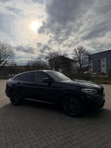 BMW X4 M COMPETITION M COMPETITION - schwarze BMW X4 M