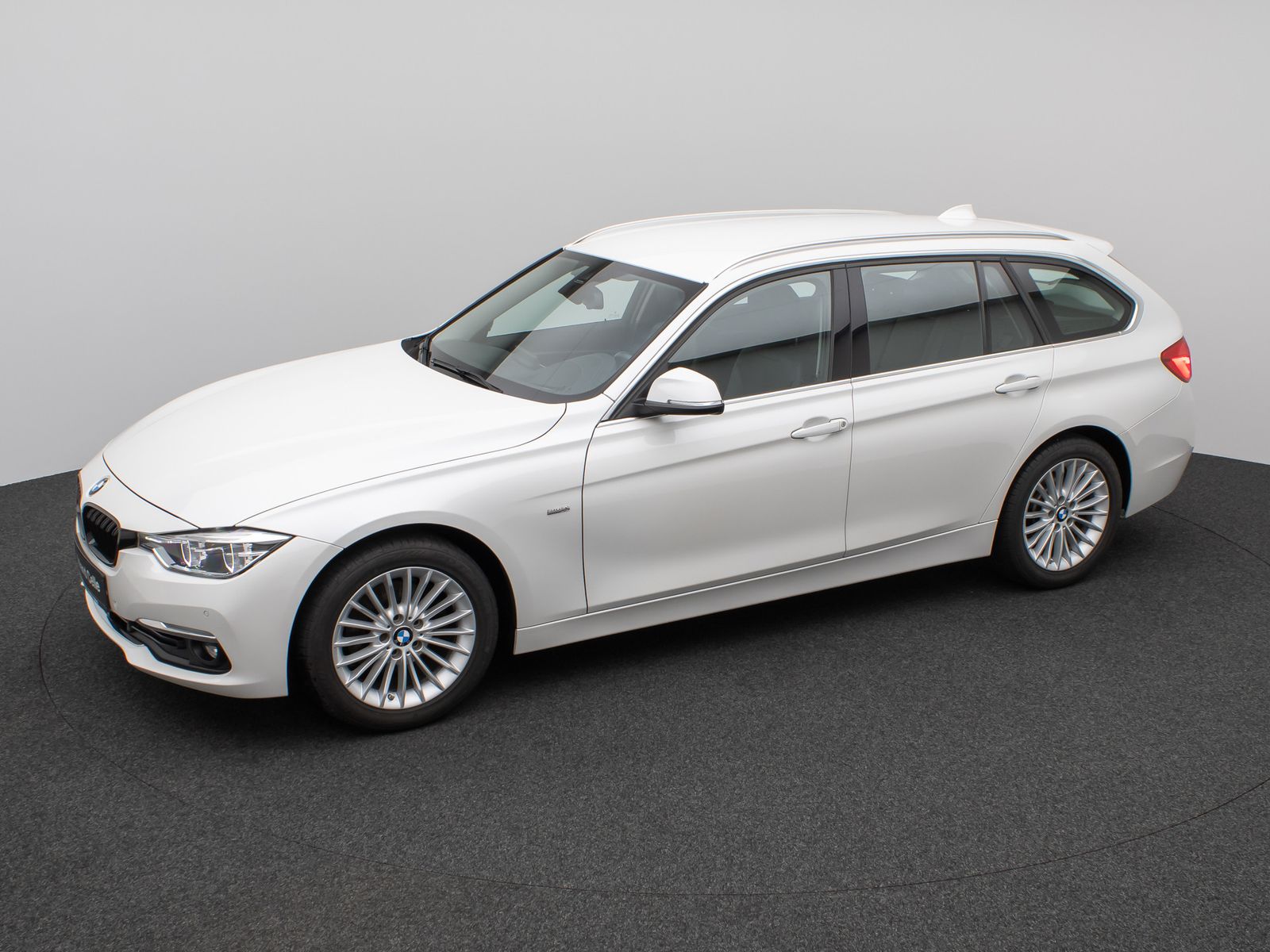 Fahrzeugabbildung BMW 320d Luxury Line Kamera HUD HiFi Stop&Go Komfort