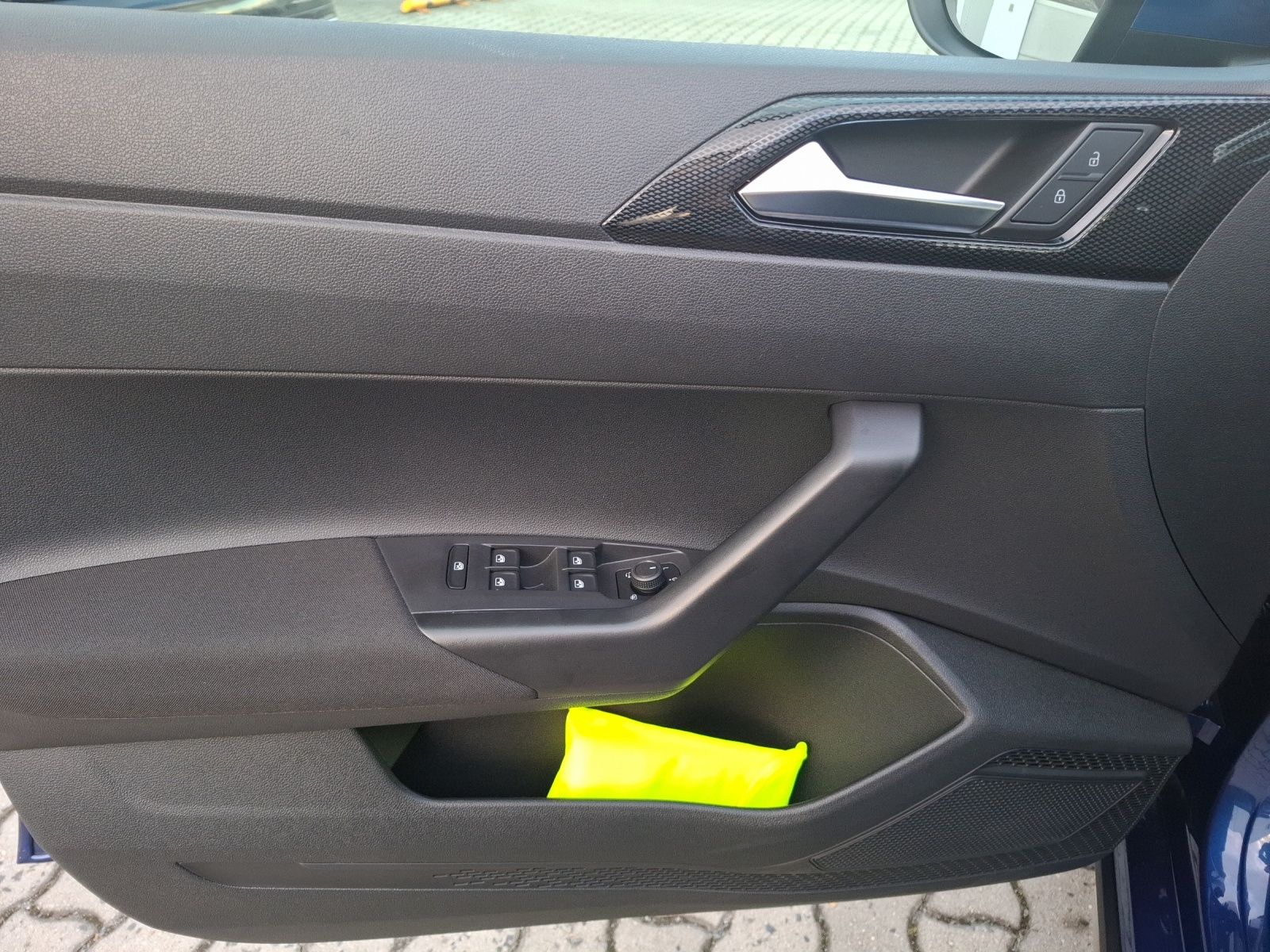 Fahrzeugabbildung Volkswagen Taigo TSI Life LED NAVI AID PDC SH LM