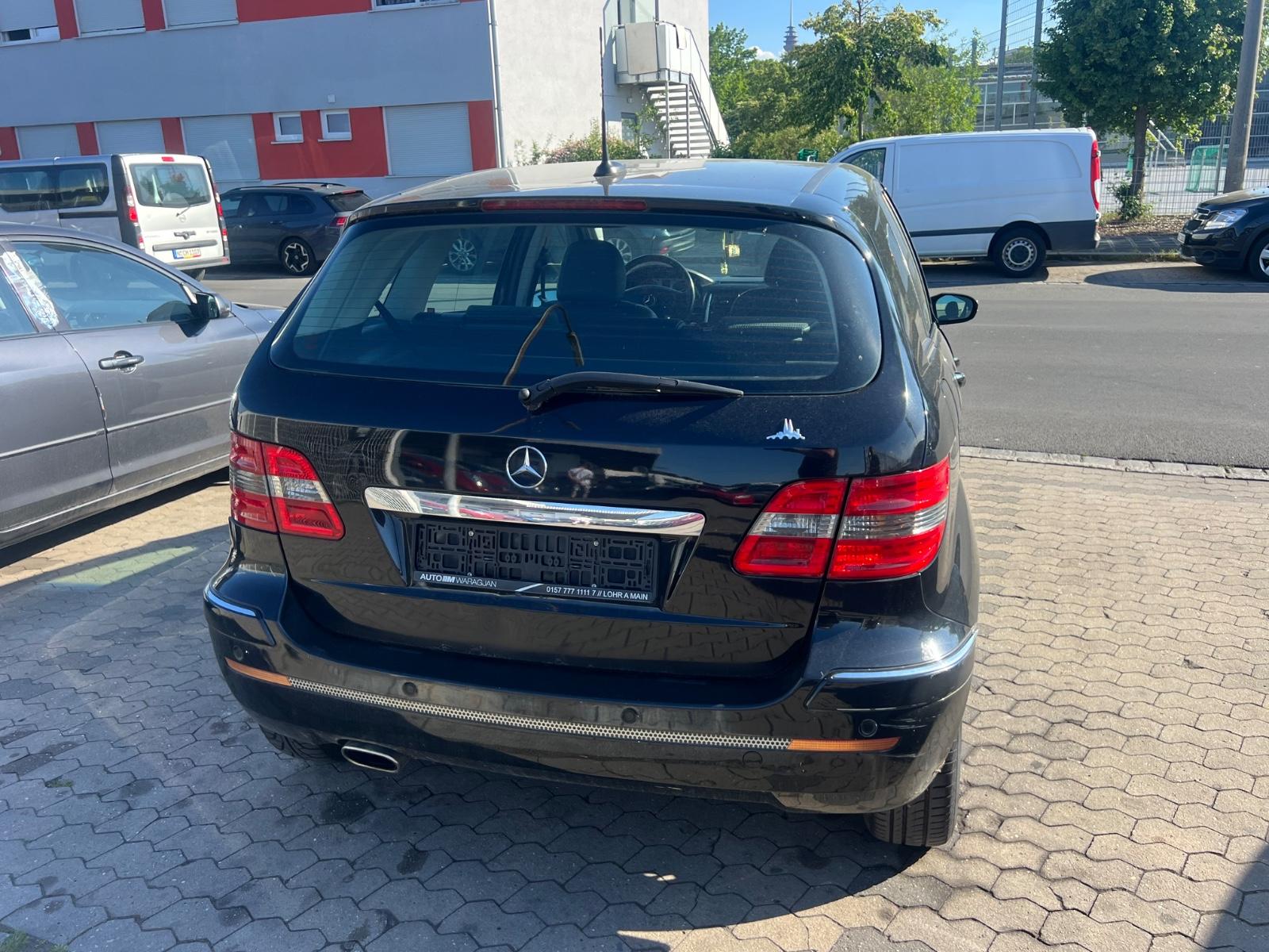 Mercedes-Benz B170 2006 — салон