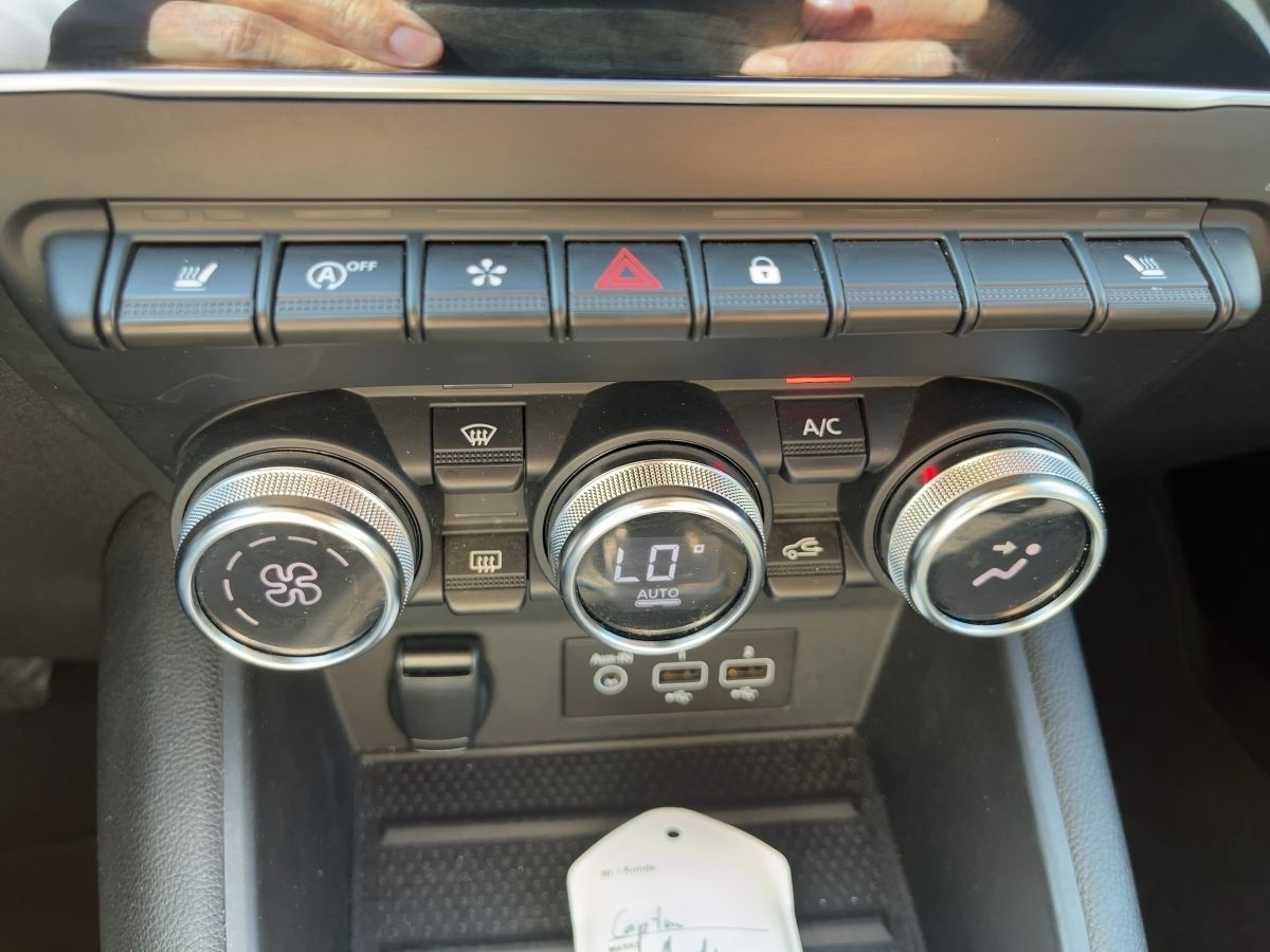 Fahrzeugabbildung Renault Captur TECHNO TCe 160 EDC ABS Fahrerairbag ESP Z