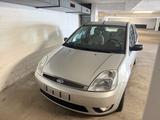Ford Fiesta 1,6 16V Ghia Ghia - Ford Fiesta aus 2005: Ghia